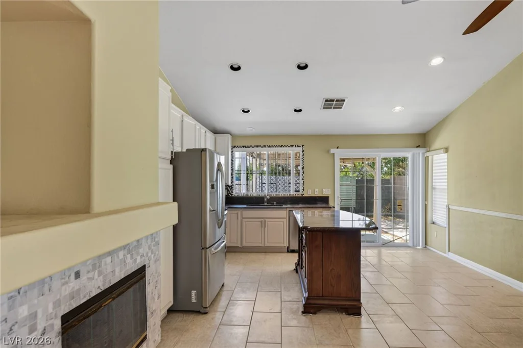 4566 New Dupell, Las Vegas, NV 89147