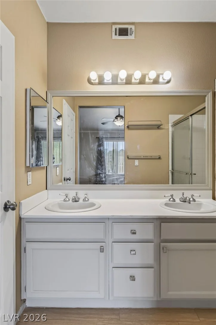 4566 New Dupell, Las Vegas, NV 89147