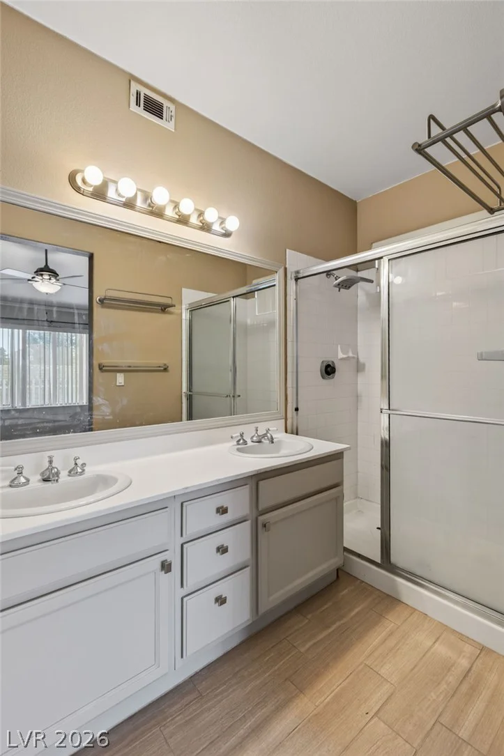 4566 New Dupell, Las Vegas, NV 89147