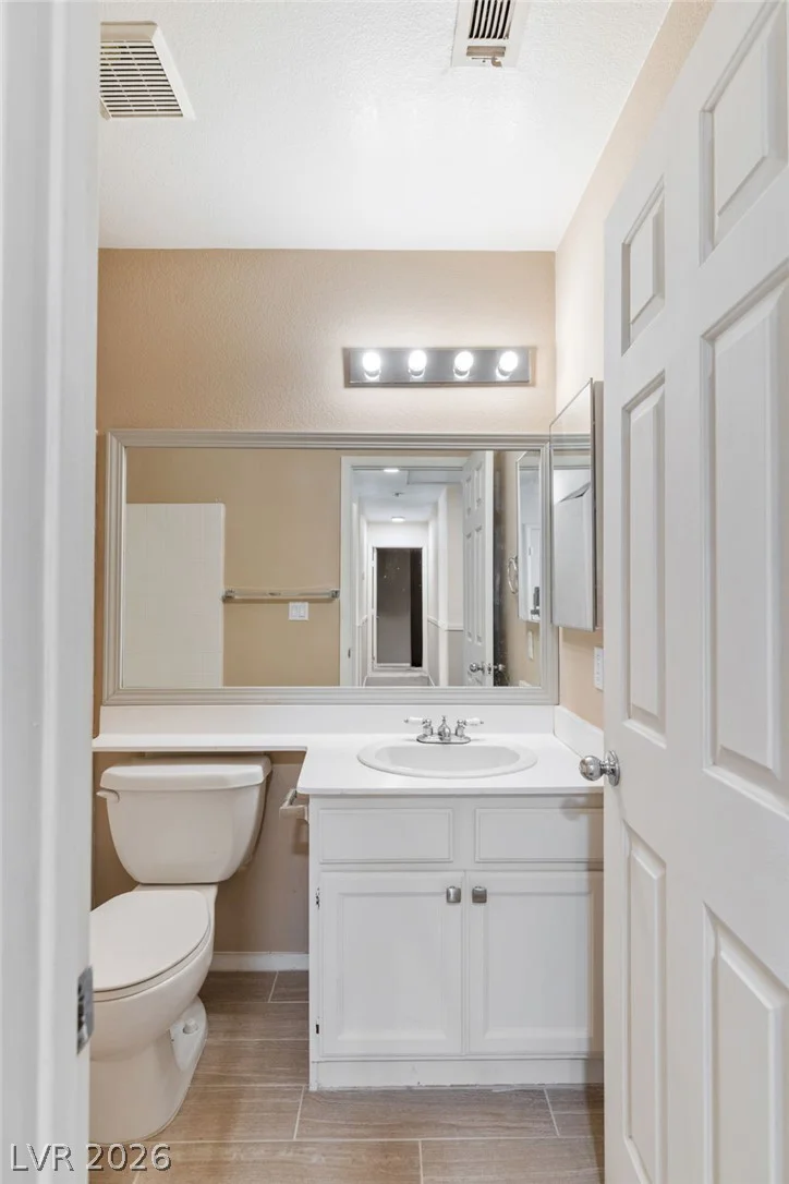 4566 New Dupell, Las Vegas, NV 89147
