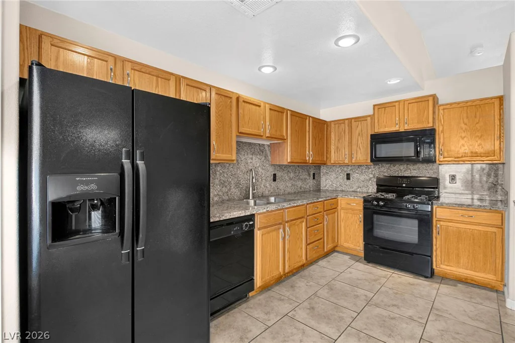 381 Papaya, Henderson, NV 89015