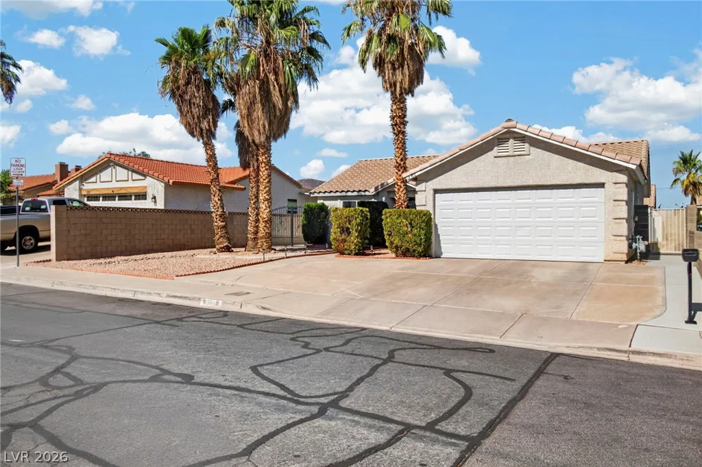 381 Papaya, Henderson, NV 89015