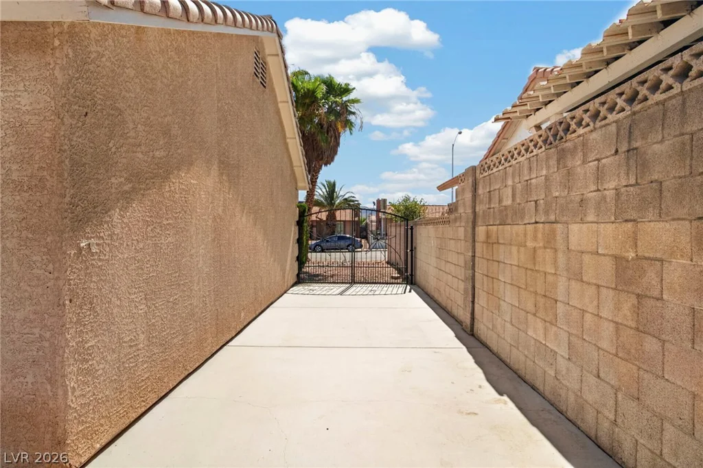 381 Papaya, Henderson, NV 89015