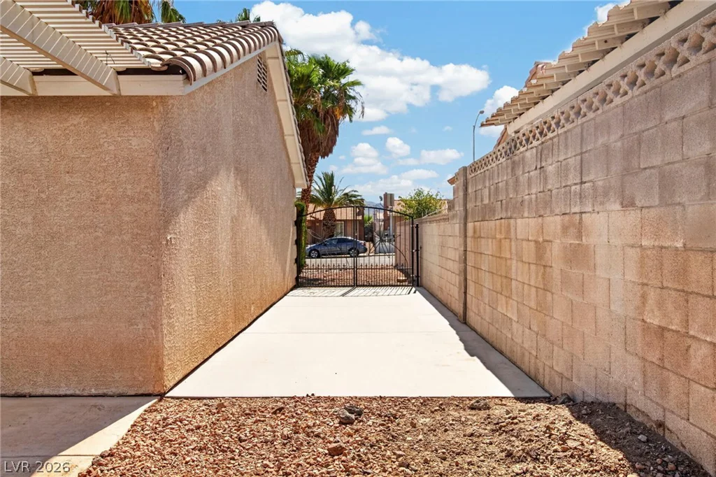 381 Papaya, Henderson, NV 89015