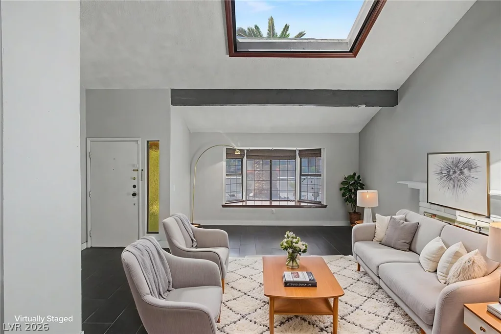 1884 Roxbury, Las Vegas, NV 89119