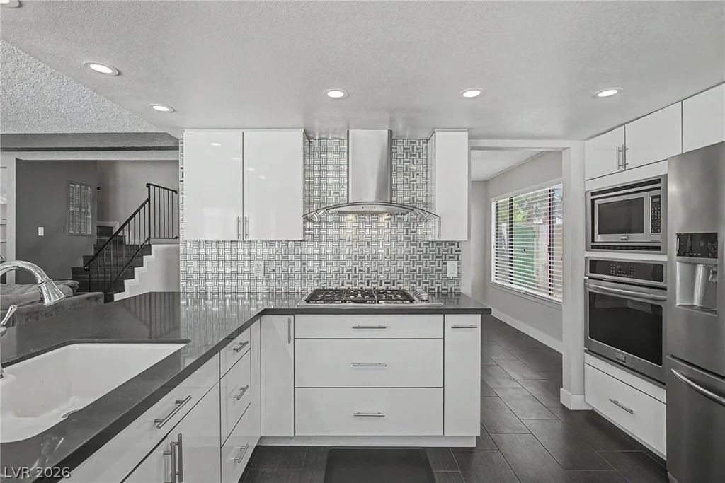 1884 Roxbury, Las Vegas, NV 89119