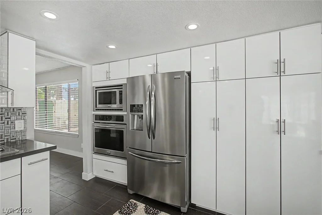 1884 Roxbury, Las Vegas, NV 89119