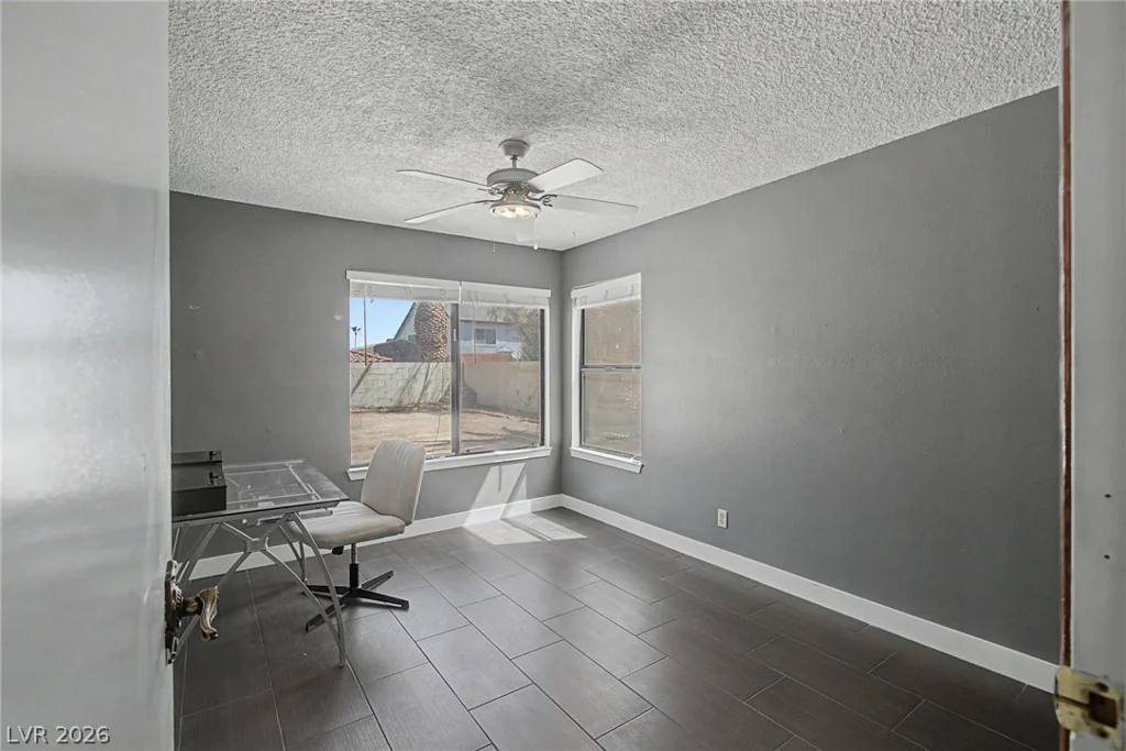 1884 Roxbury, Las Vegas, NV 89119