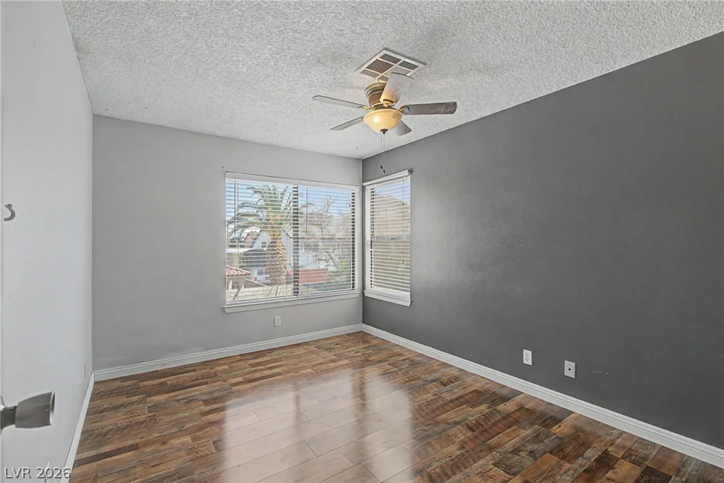 1884 Roxbury, Las Vegas, NV 89119