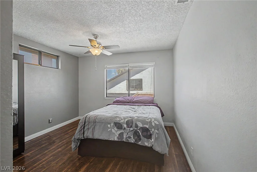 1884 Roxbury, Las Vegas, NV 89119