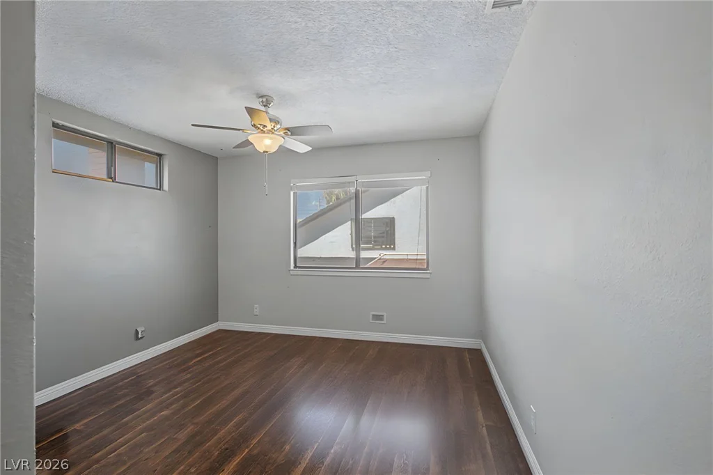 1884 Roxbury, Las Vegas, NV 89119