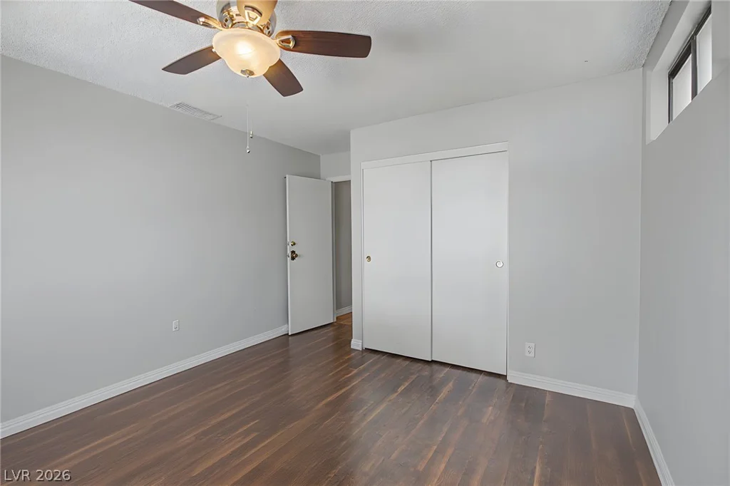 1884 Roxbury, Las Vegas, NV 89119