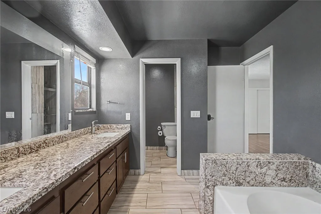 1884 Roxbury, Las Vegas, NV 89119