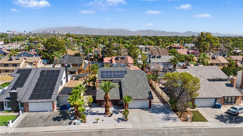 1884 Roxbury, Las Vegas, NV 89119
