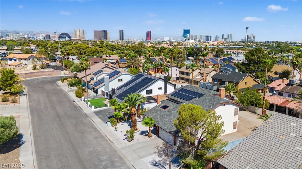 1884 Roxbury, Las Vegas, NV 89119
