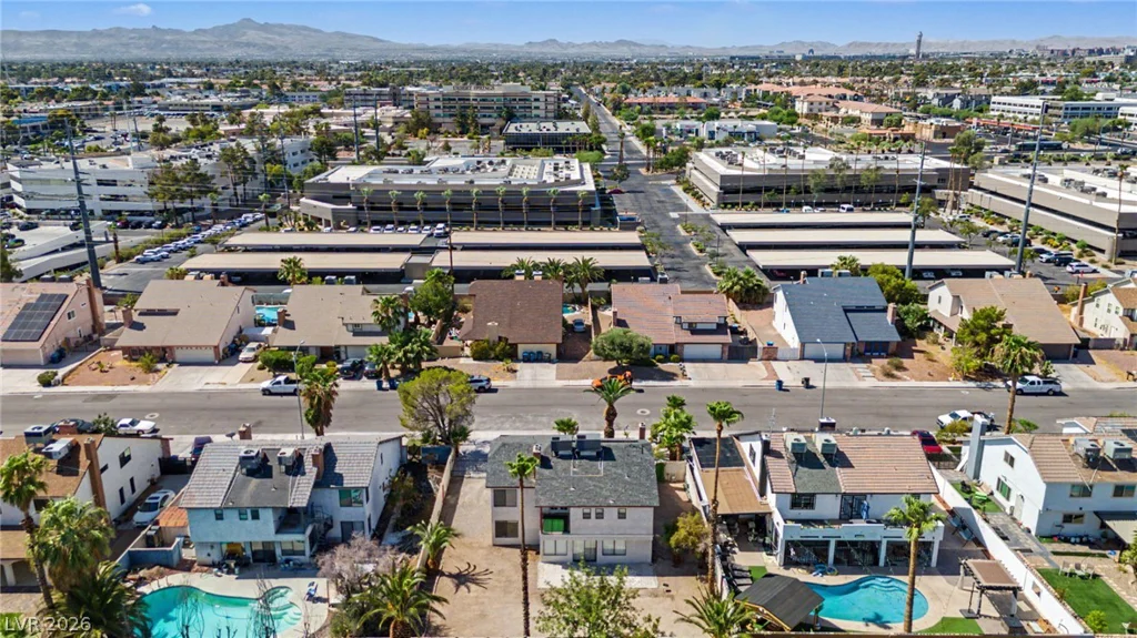 1884 Roxbury, Las Vegas, NV 89119