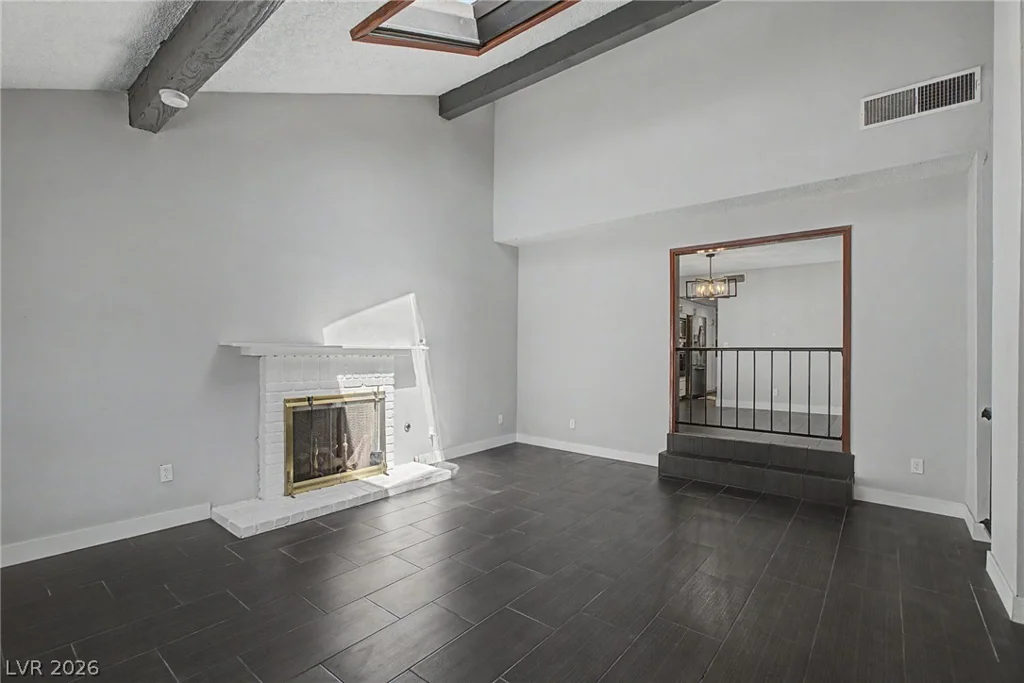1884 Roxbury, Las Vegas, NV 89119