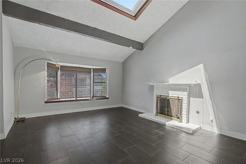 1884 Roxbury, Las Vegas, NV 89119
