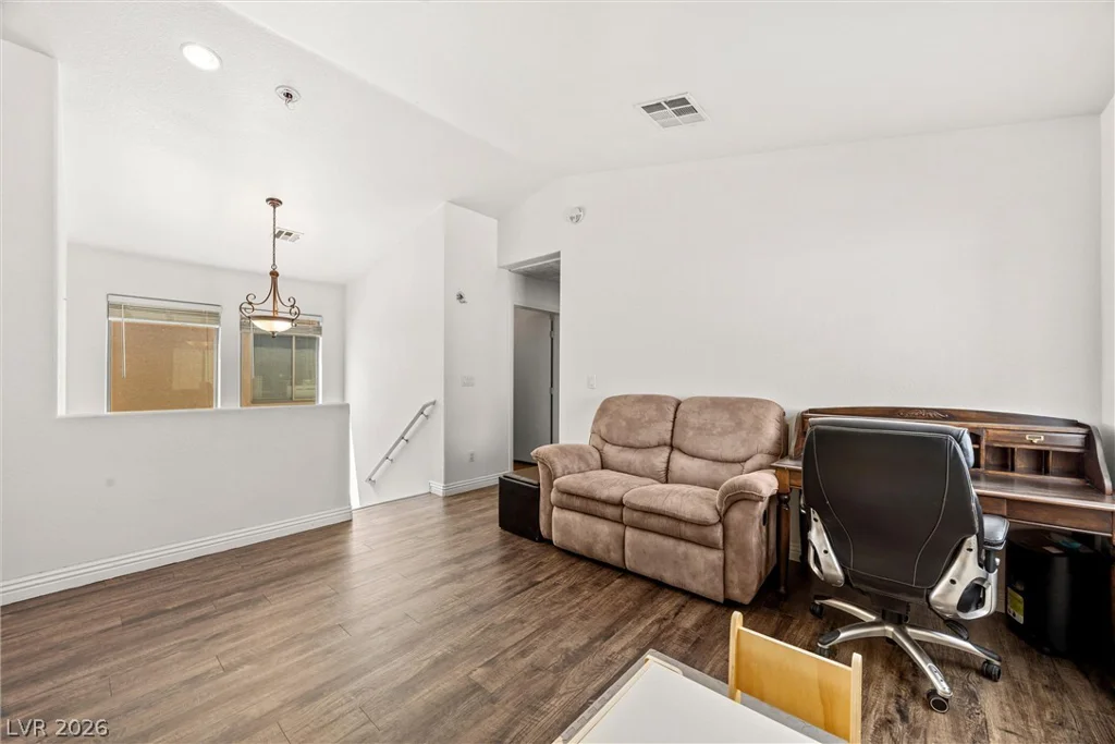 6476 Raven Hall, North Las Vegas, NV 89084