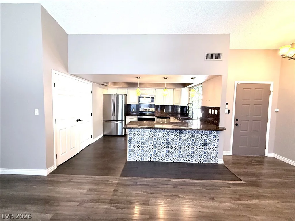 8404 Mulcahy, Las Vegas, NV 89145