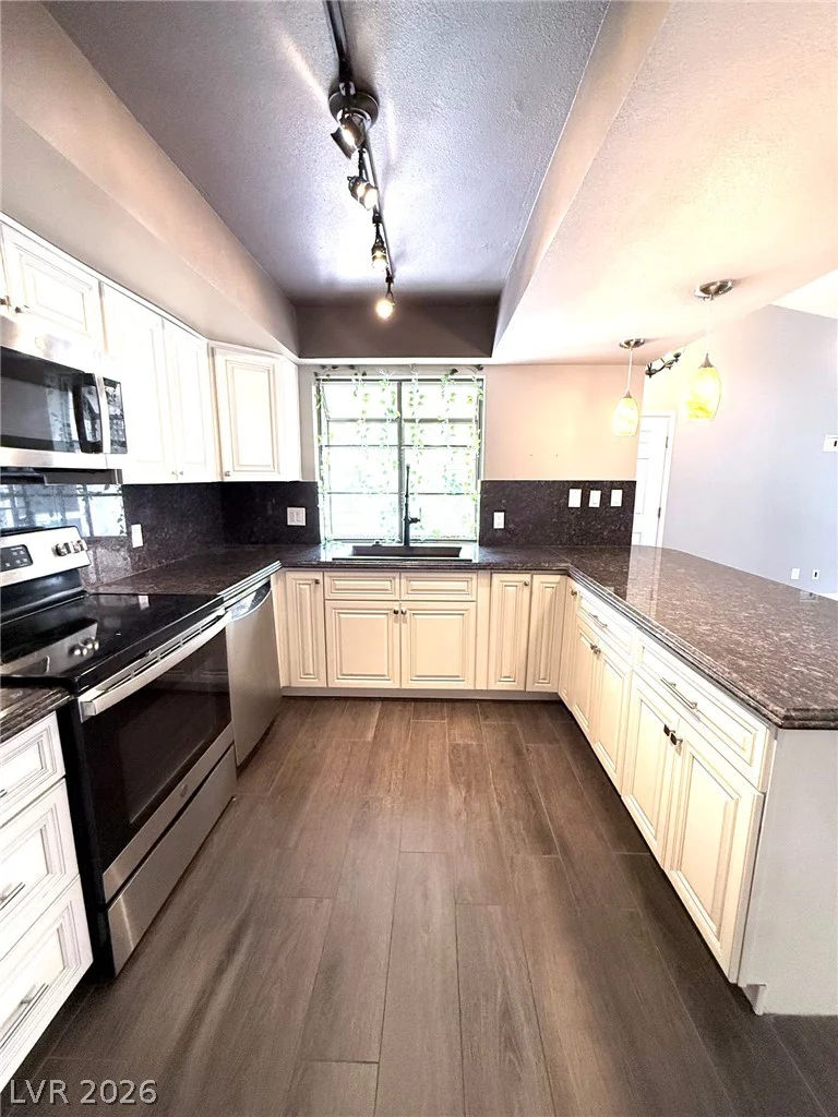 8404 Mulcahy, Las Vegas, NV 89145