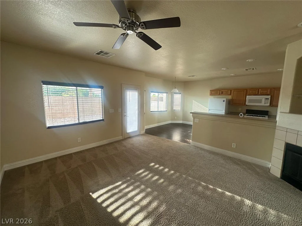 9490 Marshall Creek, Las Vegas, NV 89178
