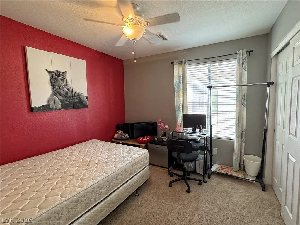 6041 Glenborough, Las Vegas, NV 89115