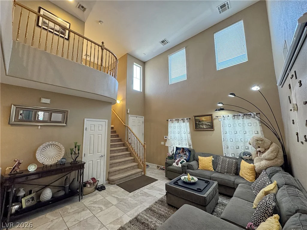 6041 Glenborough, Las Vegas, NV 89115