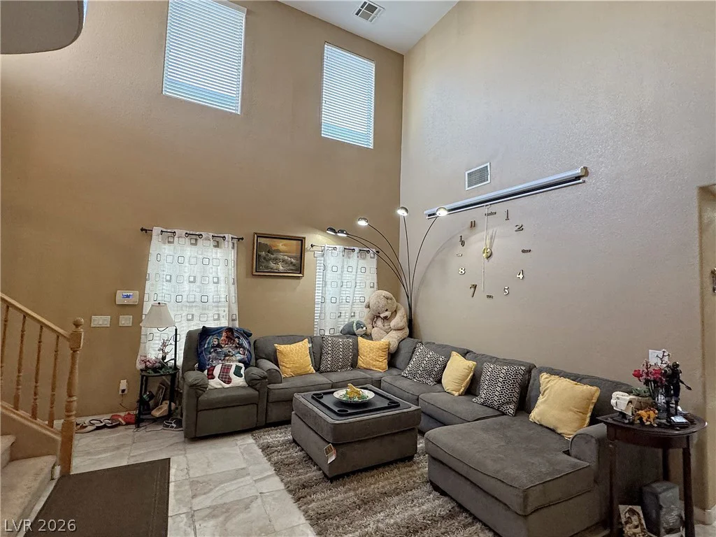 6041 Glenborough, Las Vegas, NV 89115