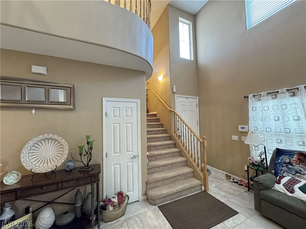 6041 Glenborough, Las Vegas, NV 89115