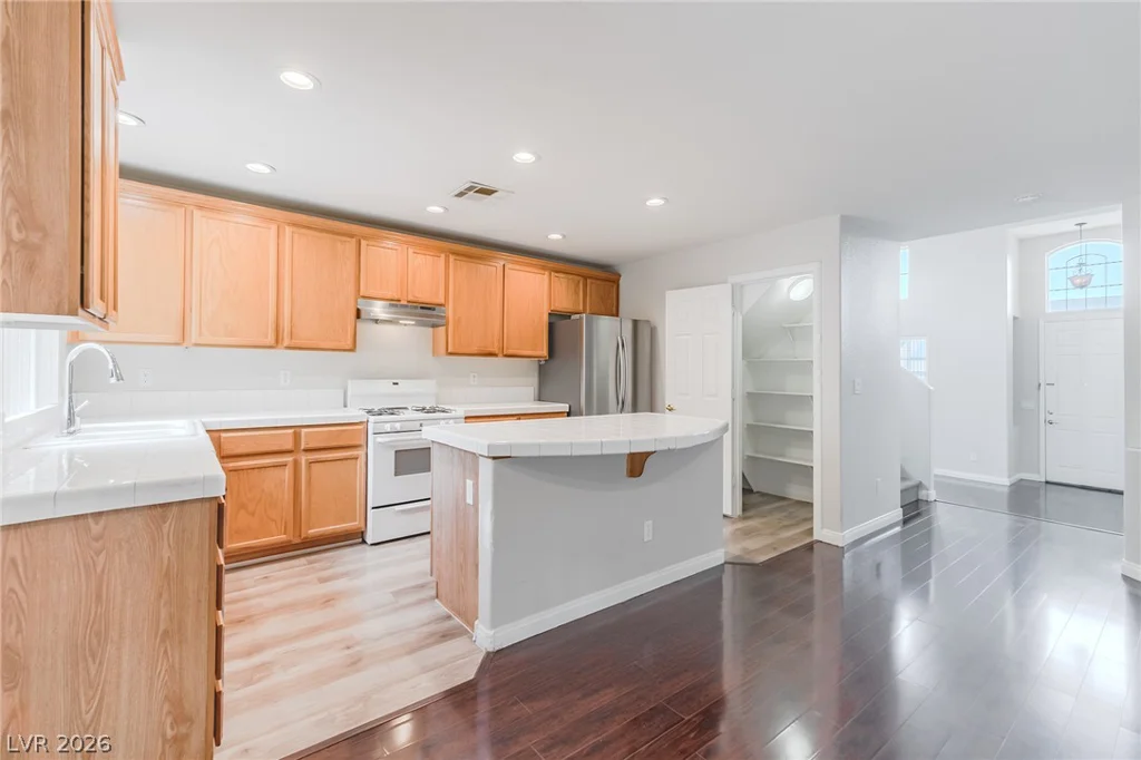 6341 Old Rose, Las Vegas, NV 89148