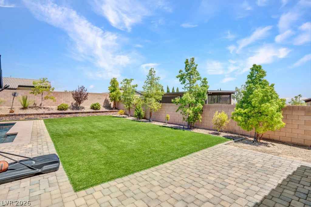 10360 Mystic Ledge, Las Vegas, NV 89149