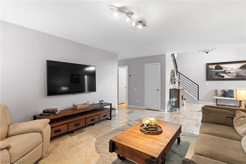 1432 Desert Hills, Las Vegas, NV 89117