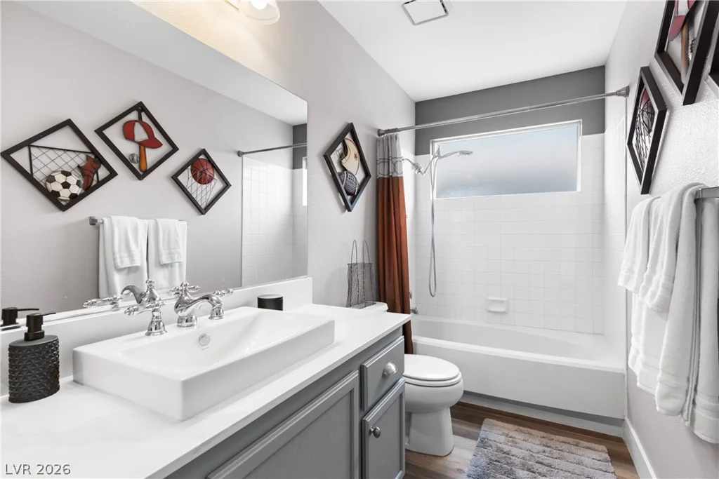 1432 Desert Hills, Las Vegas, NV 89117