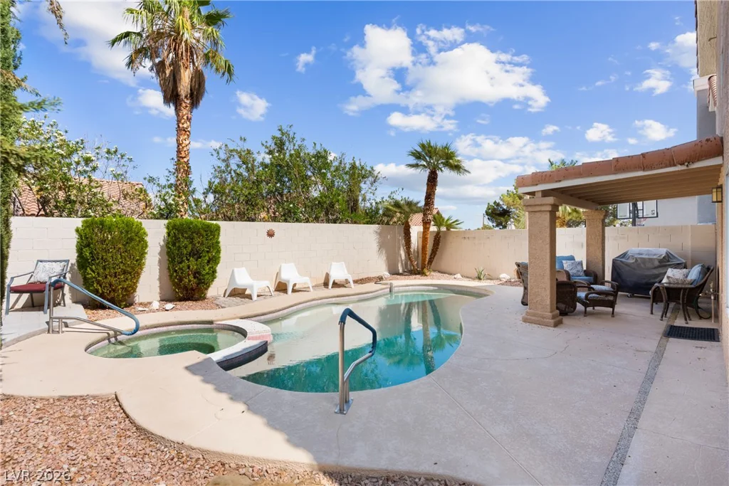 1432 Desert Hills, Las Vegas, NV 89117