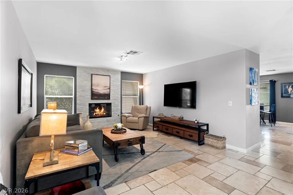 1432 Desert Hills, Las Vegas, NV 89117