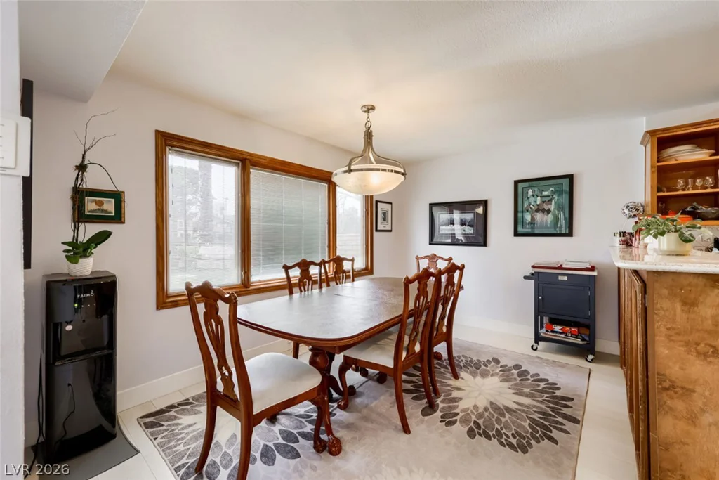2951 Pinehurst, Las Vegas, NV 89109