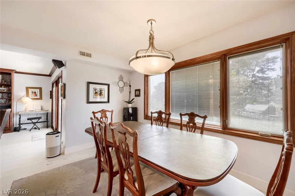 2951 Pinehurst, Las Vegas, NV 89109