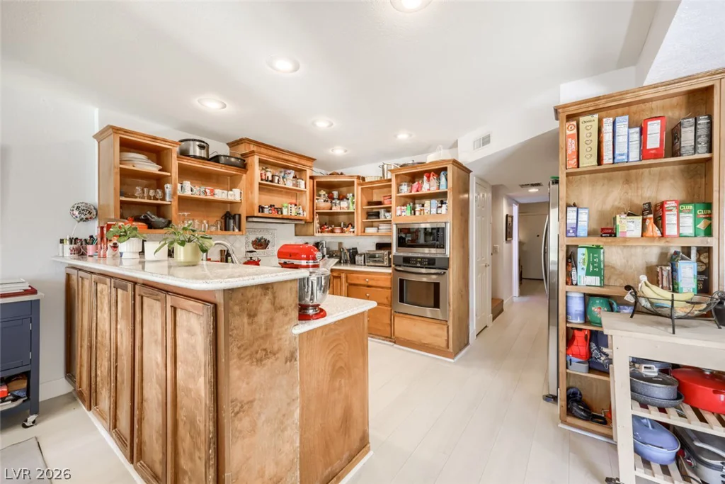2951 Pinehurst, Las Vegas, NV 89109