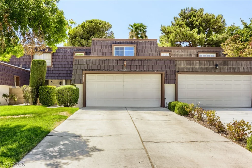 2951 Pinehurst, Las Vegas, NV 89109