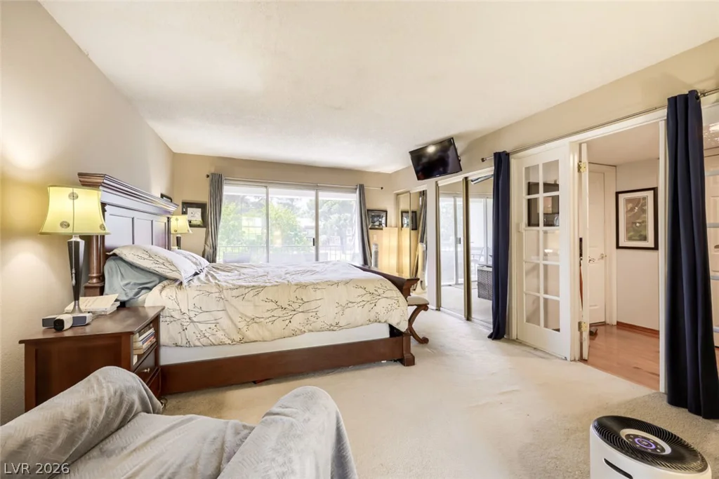 2951 Pinehurst, Las Vegas, NV 89109