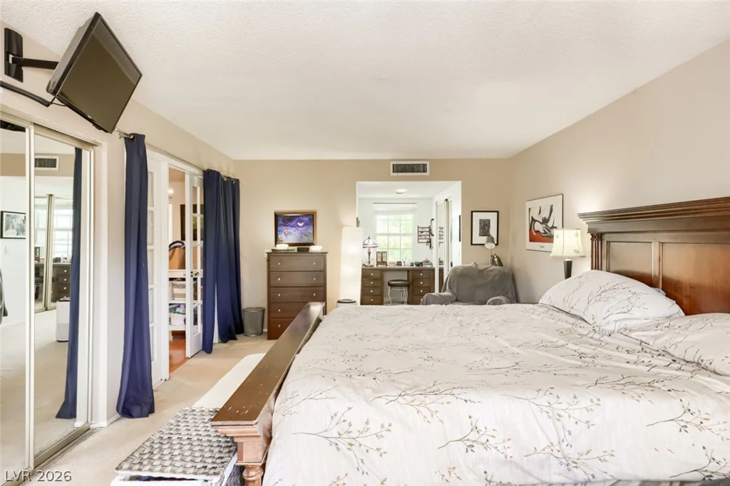 2951 Pinehurst, Las Vegas, NV 89109