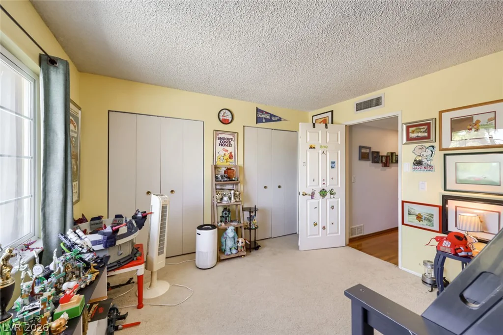 2951 Pinehurst, Las Vegas, NV 89109