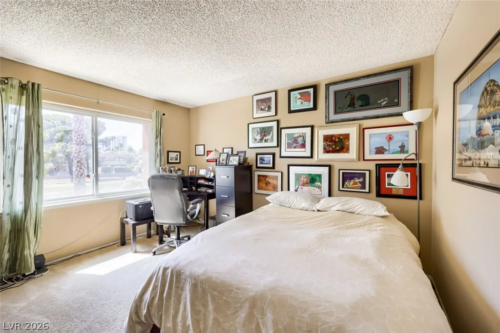 2951 Pinehurst, Las Vegas, NV 89109