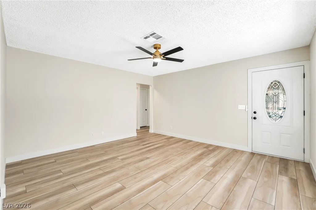 1915 Winterwood, Las Vegas, NV 89142