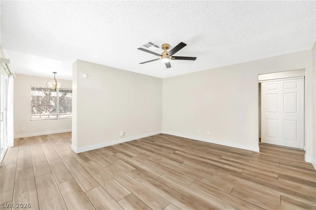 1915 Winterwood, Las Vegas, NV 89142