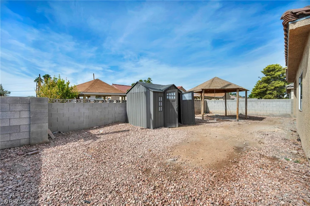 4895 Baltimore, Las Vegas, NV 89104
