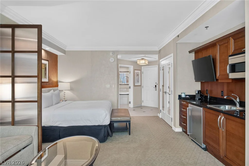145 Harmon, Las Vegas, NV 89109
