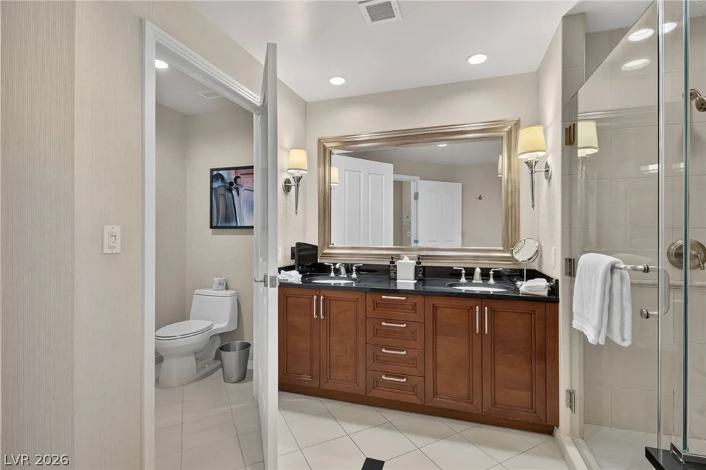 145 Harmon, Las Vegas, NV 89109