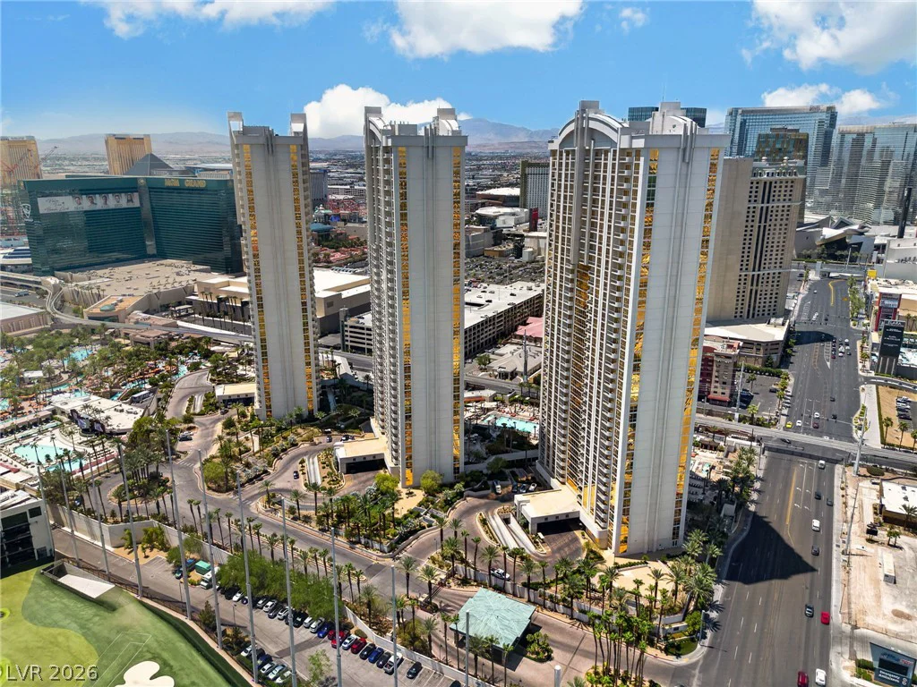 145 Harmon, Las Vegas, NV 89109